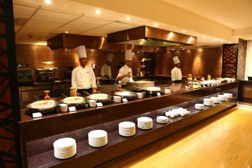 Radisson Blu Plaza Hotel Hyderabad Banjara Hills