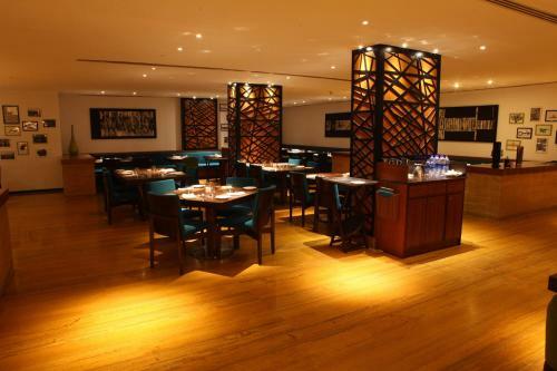 Radisson Blu Plaza Hotel Hyderabad Banjara Hills