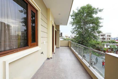 Hotel Oyo Flagship 136 Sector 45 Noida