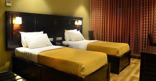 Hotel Ranis Grand