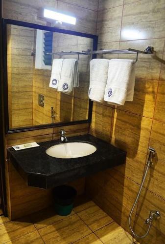 Hotel Ranis Grand