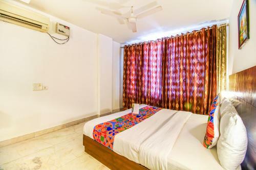 Hotel Oyo Premium Golf Course II