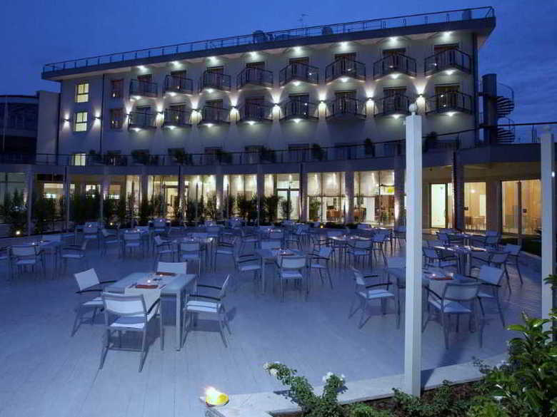 Aga Hotel
