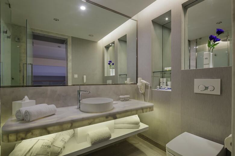 The Sense Deluxe Hotel