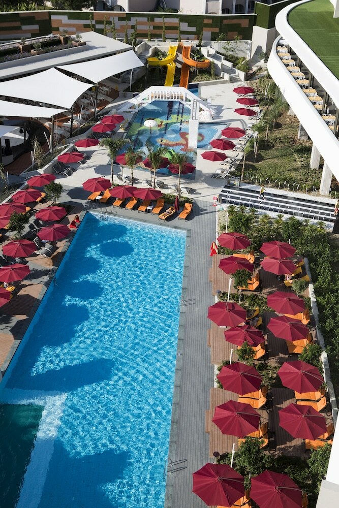 The Sense Deluxe Hotel