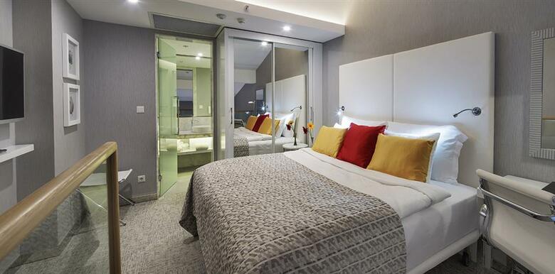 The Sense Deluxe Hotel