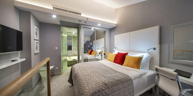 The Sense Deluxe Hotel