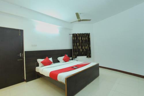 Lake View Hotel