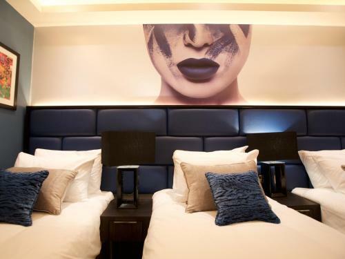 Spanish Arch Hotel