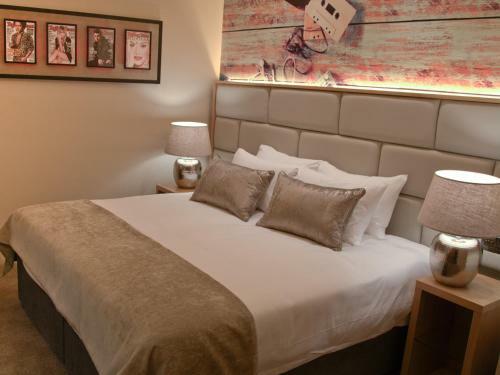 Spanish Arch Hotel