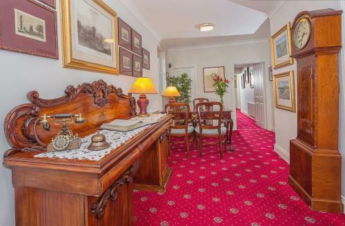 Hostal Abbey Lodge