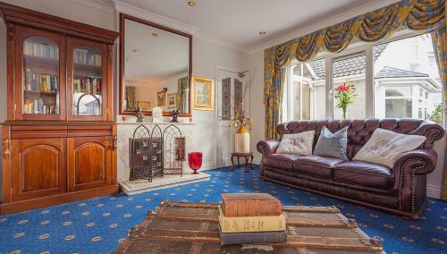 Hostal Abbey Lodge