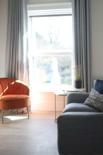 Hostal Crawford Guest House