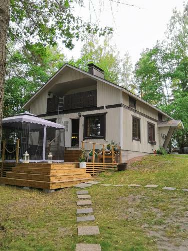 Villa Halkolanniemi
