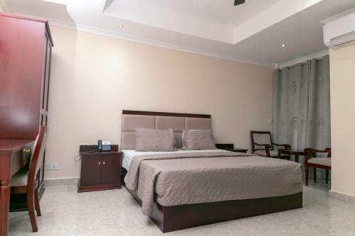 Monarch Hotel