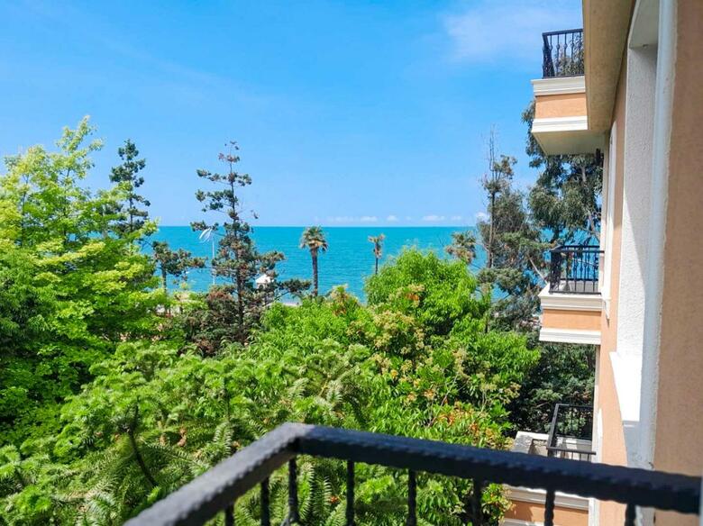 Luxury Dreamland Oasis Apartments