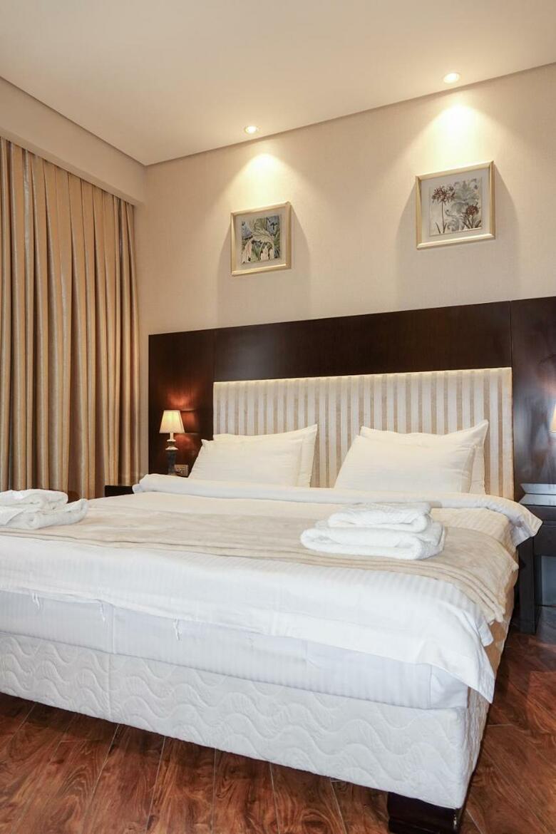 Luxury Dreamland Oasis Apartments