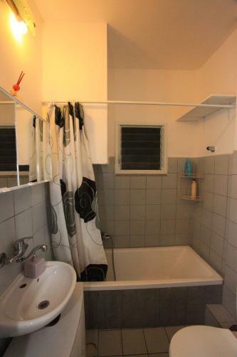 Elena Apartments