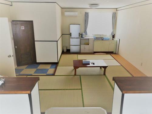 Hostal Pension Crystal Inn Onna