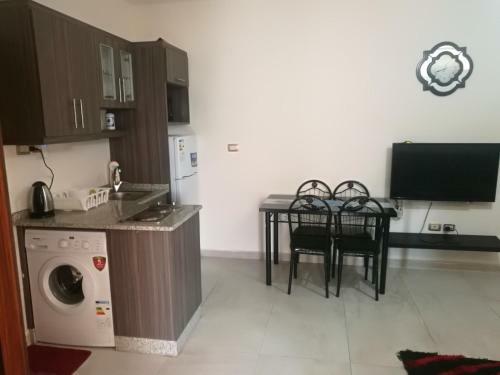 Cozy Dair Ghbar Apartment