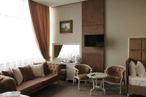 Grand Sapphire Hotel