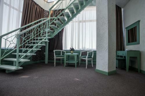 Grand Sapphire Hotel