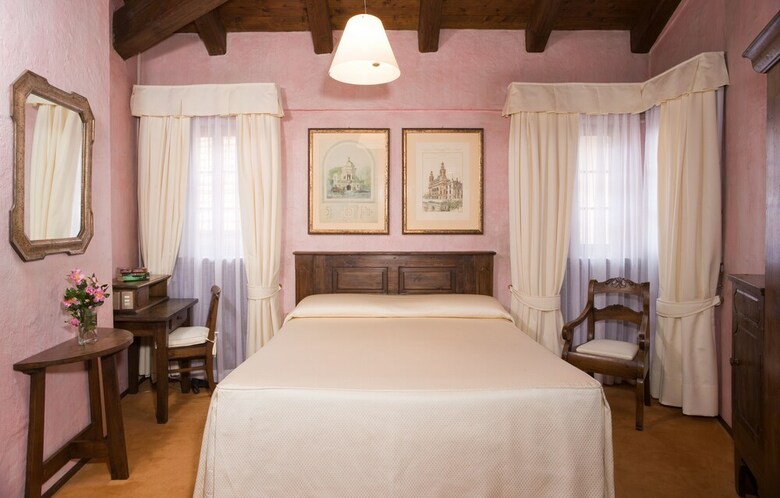 Hotel Pironi