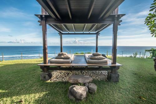 Pandawa Cliff Edge Ocean View Banyu Biru Villa