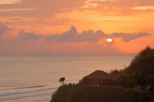 Pandawa Cliff Edge Ocean View Banyu Biru Villa