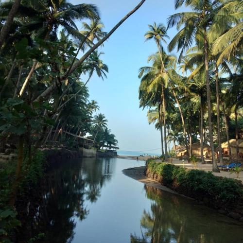 Hotel Krishna Paradise Beach Resort