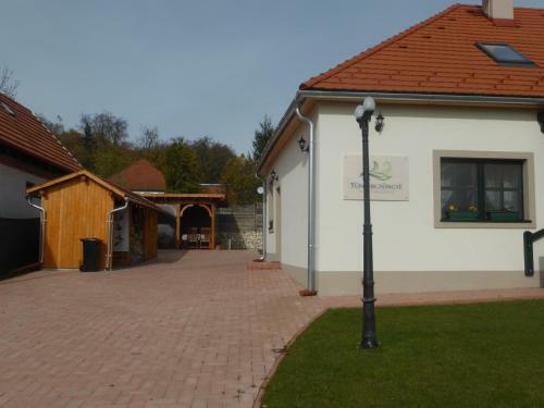 T�nd�rgy�ngye Apartmanh�z