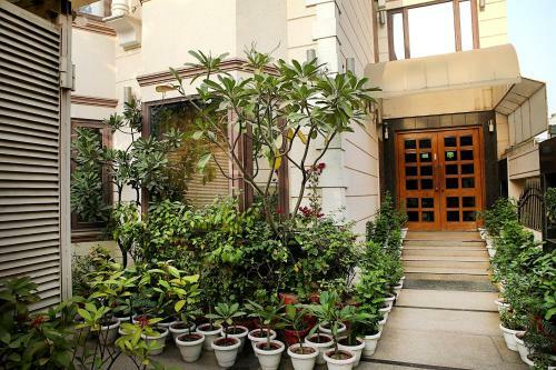 Hostal Ahuja Residency - Jcm 77, Dlf Phase -2