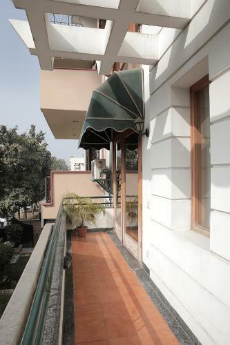 Hostal Ahuja Residency -jcm 55, Dlf Phase -2