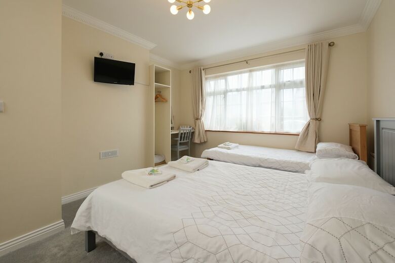 Four Seasons B&B