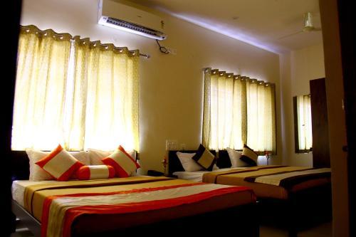 Lodge Suvarna Comforts