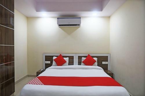 Hotel Rampal Palace