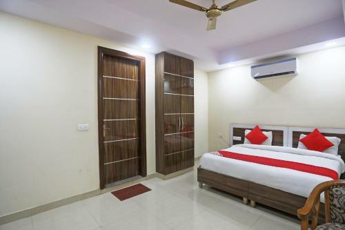 Hotel Rampal Palace