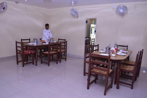 Hostal Saini Guest House