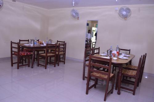 Hostal Saini Guest House