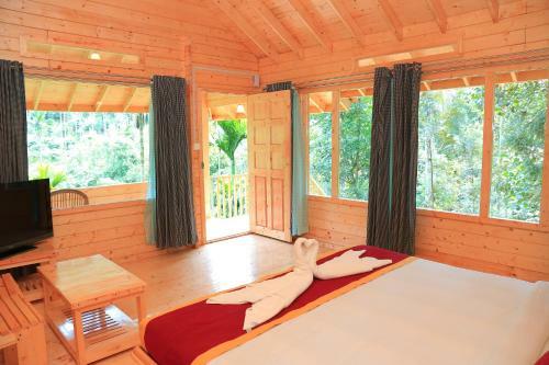 Hotel Bamboo Creek Resort