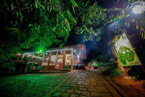 Hotel Bamboo Creek Resort