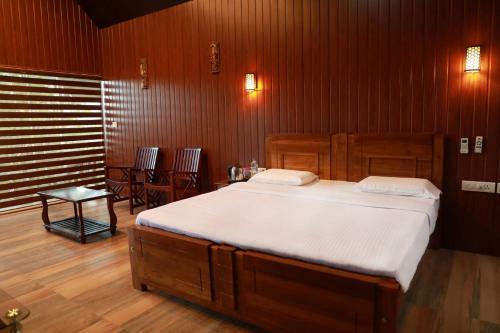 Hotel Woodrose Resort