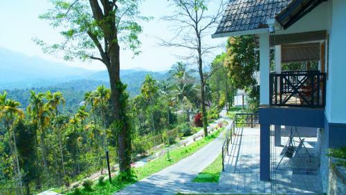 Hotel Woodrose Resort