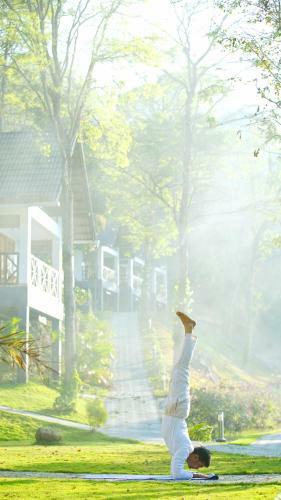 Hotel Woodrose Resort