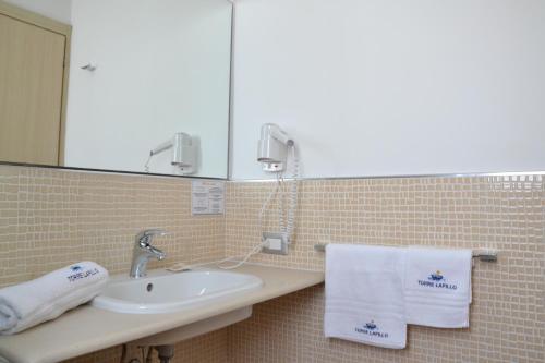 Hostal Affittacamere Torre Lapillo
