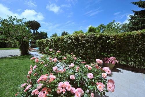 Hostal Residenza Villa Titina