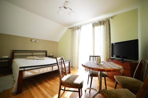 Hostal Birutes Apartments