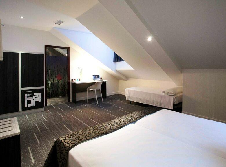 Hotel Petit Palace Santa Barbara