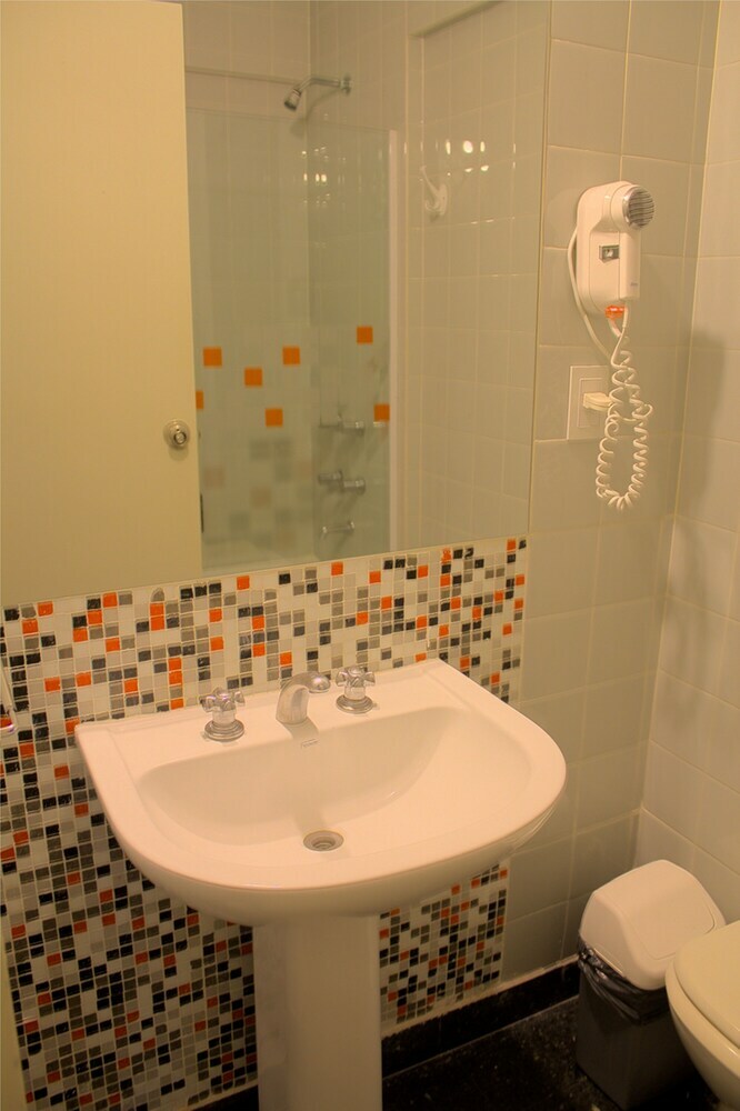 Hostal Florida Suites