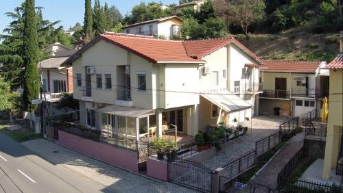 Hostal Kn Studio